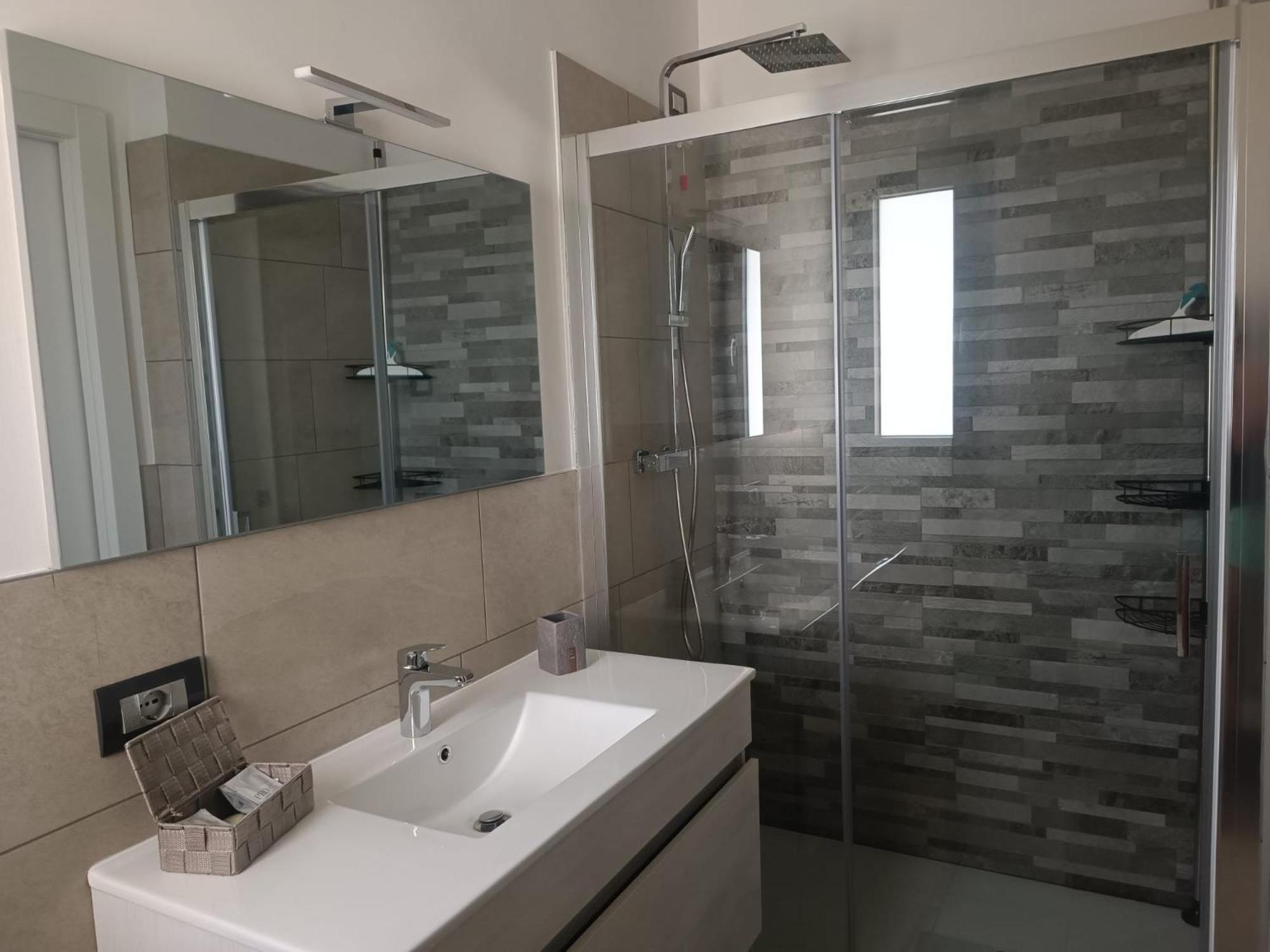 Luminoso Appartamento Vista Lago Solto Collina Room photo